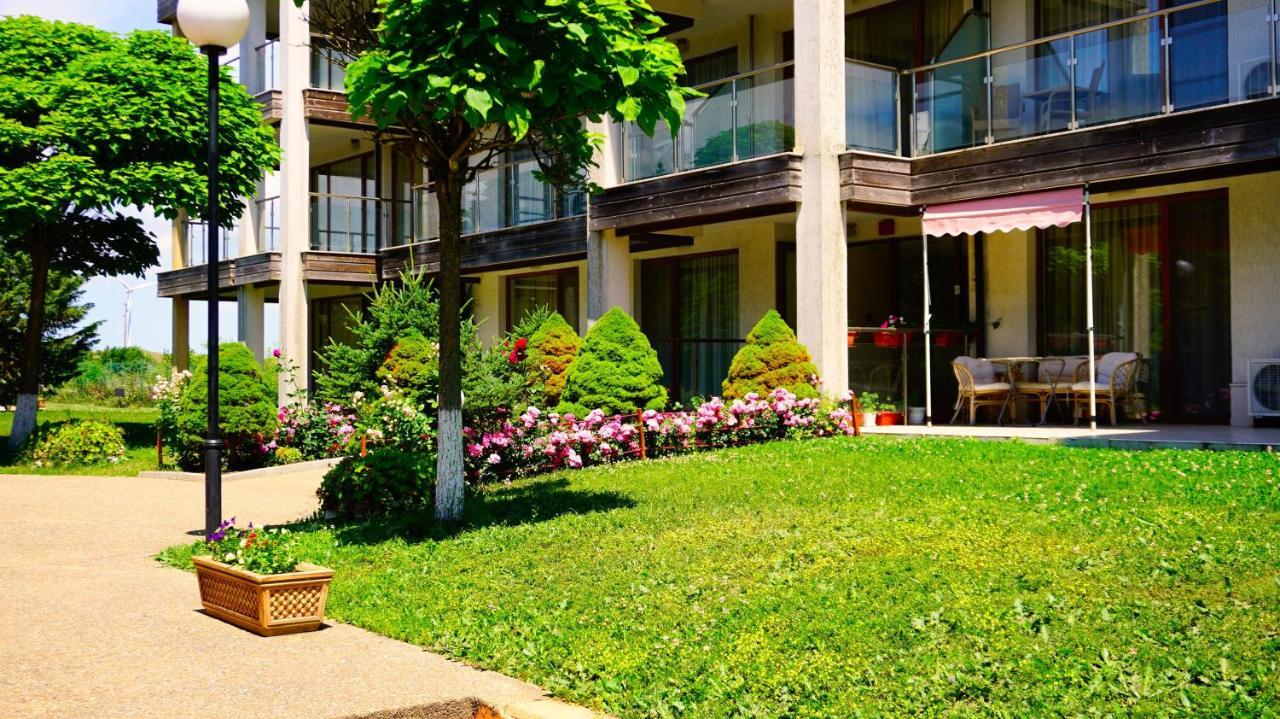 Морски Апартаменти Джулай Морнинг - July Morning Sea View Apartments 카바르나 외부 사진