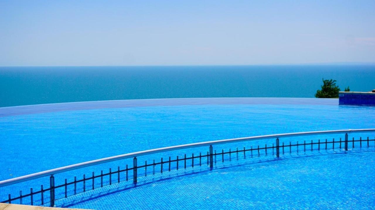 Морски Апартаменти Джулай Морнинг - July Morning Sea View Apartments 카바르나 외부 사진