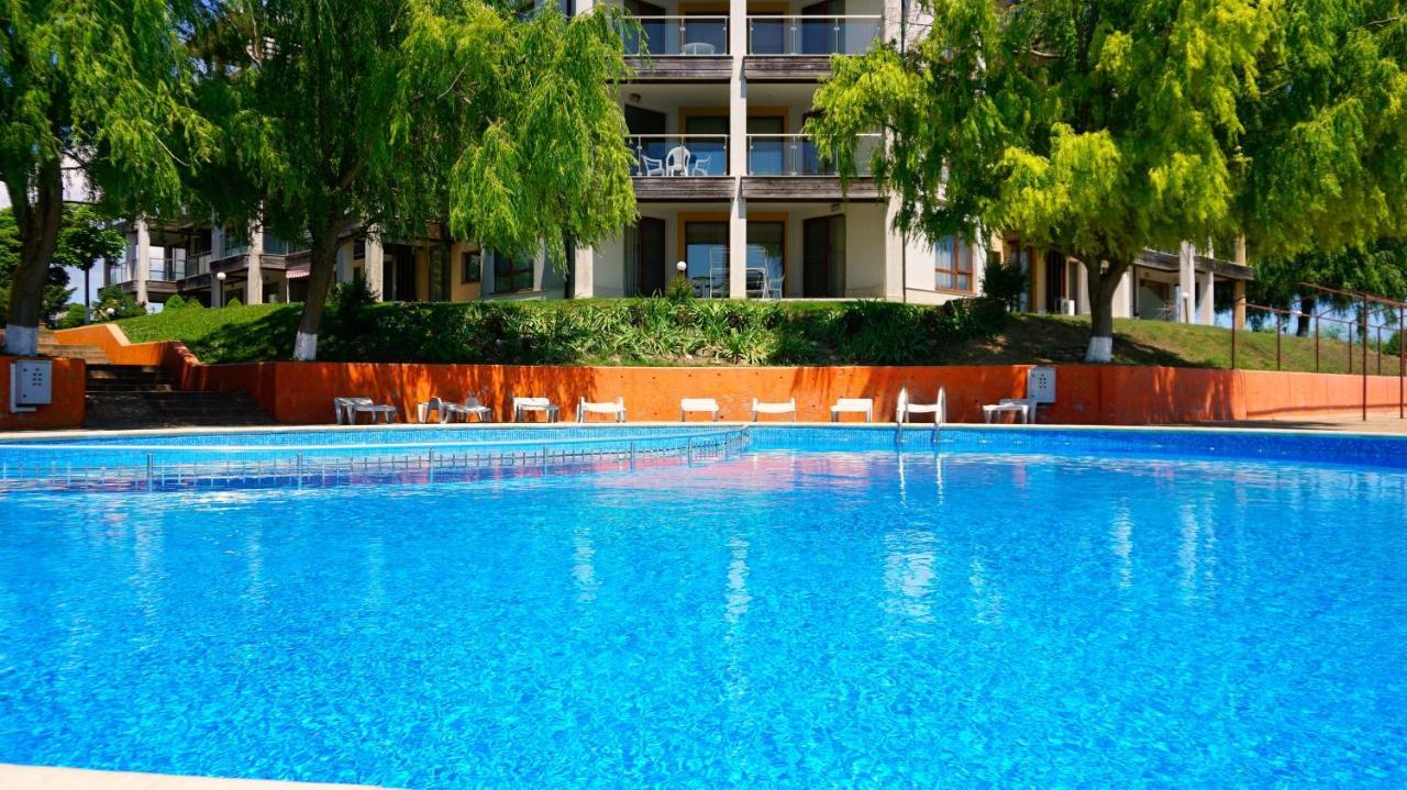 Морски Апартаменти Джулай Морнинг - July Morning Sea View Apartments 카바르나 외부 사진