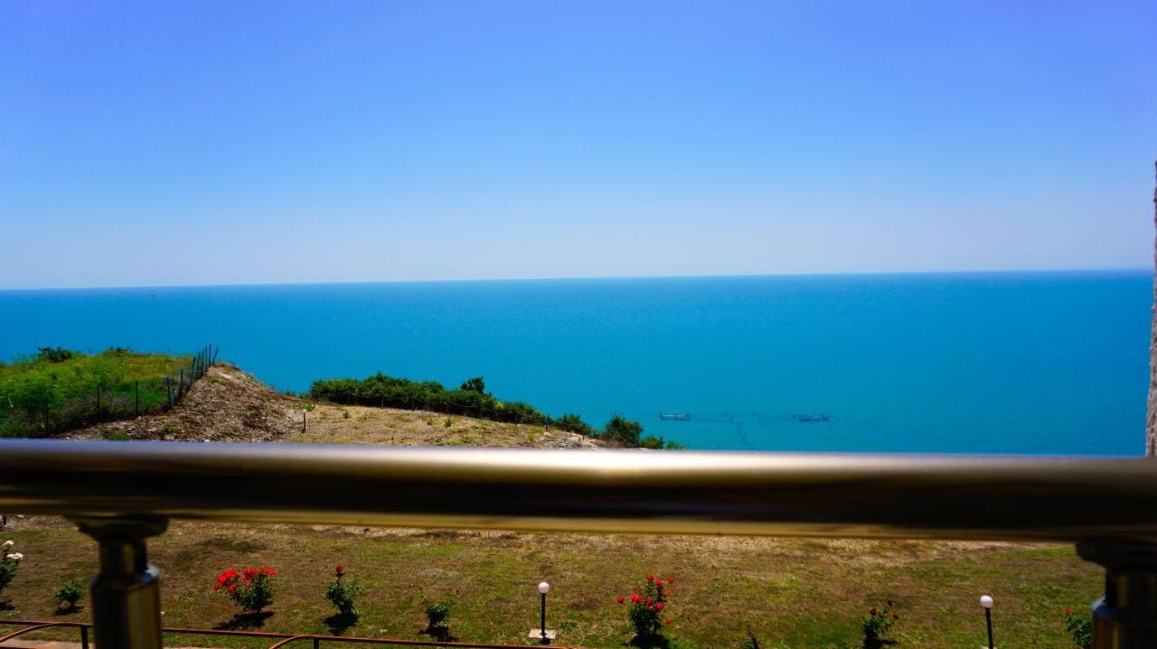 Морски Апартаменти Джулай Морнинг - July Morning Sea View Apartments 카바르나 외부 사진
