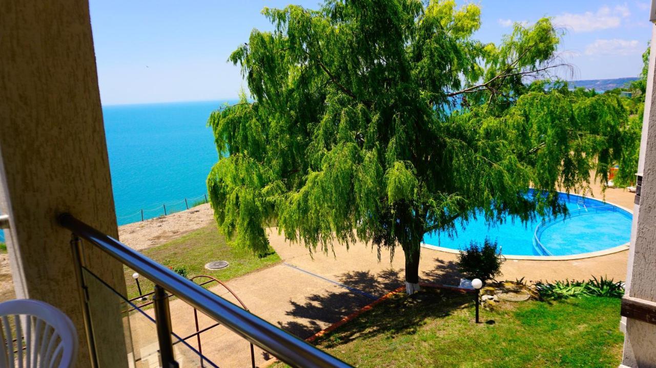 Морски Апартаменти Джулай Морнинг - July Morning Sea View Apartments 카바르나 외부 사진
