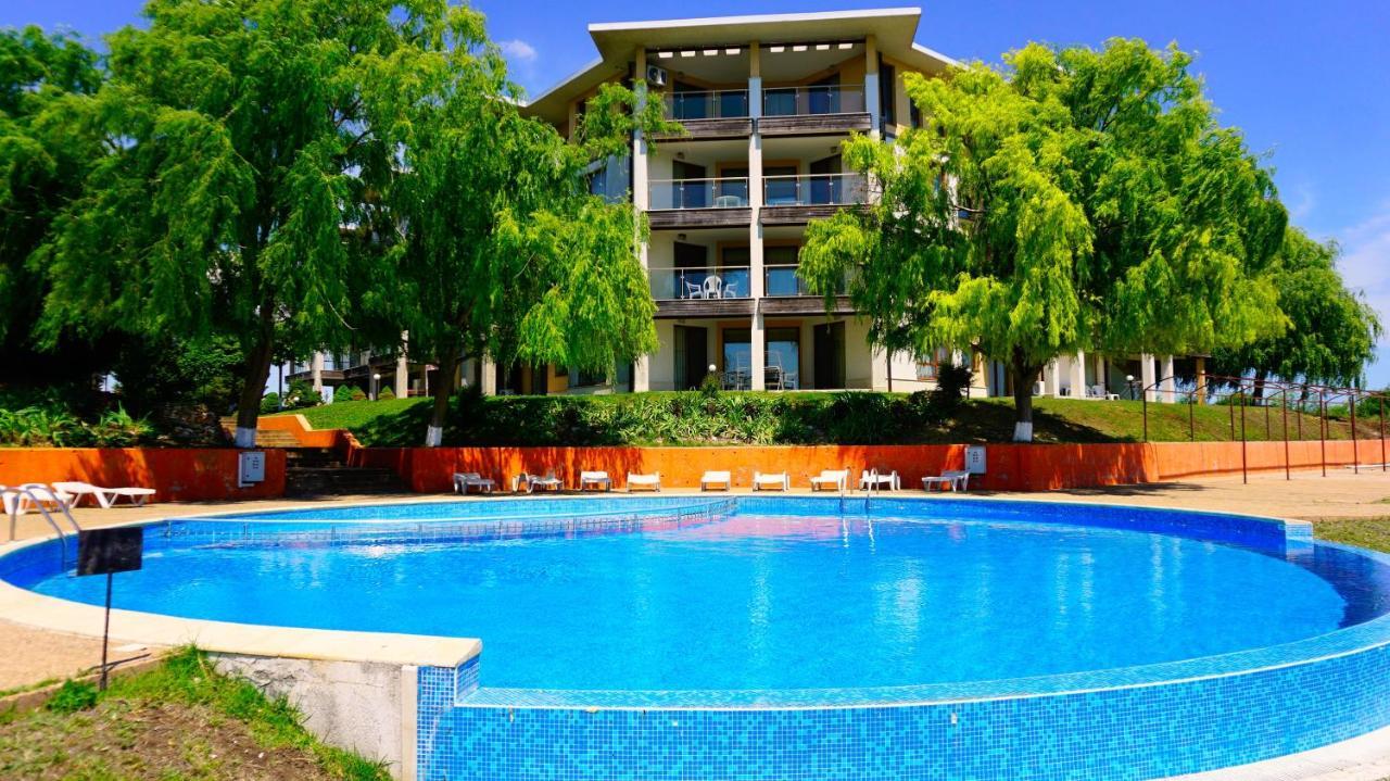 Морски Апартаменти Джулай Морнинг - July Morning Sea View Apartments 카바르나 외부 사진