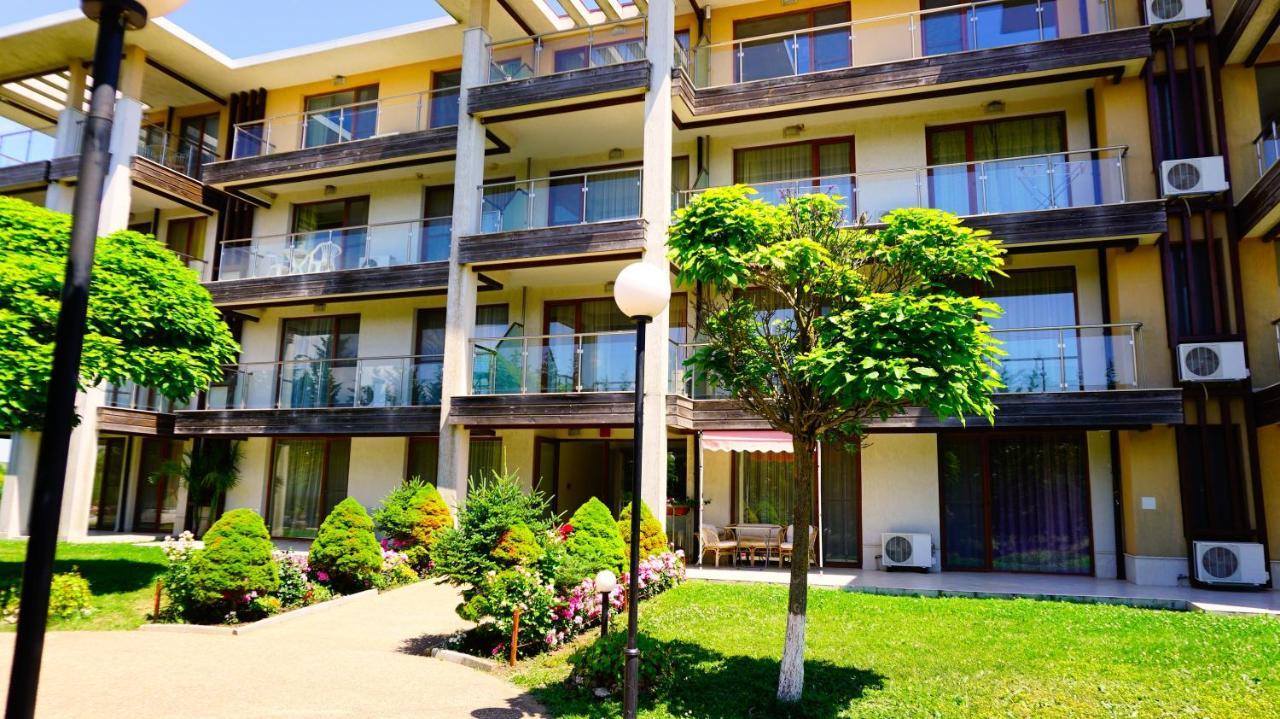 Морски Апартаменти Джулай Морнинг - July Morning Sea View Apartments 카바르나 외부 사진