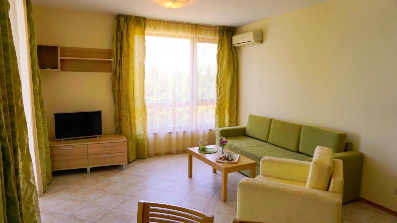 Морски Апартаменти Джулай Морнинг - July Morning Sea View Apartments 카바르나 외부 사진