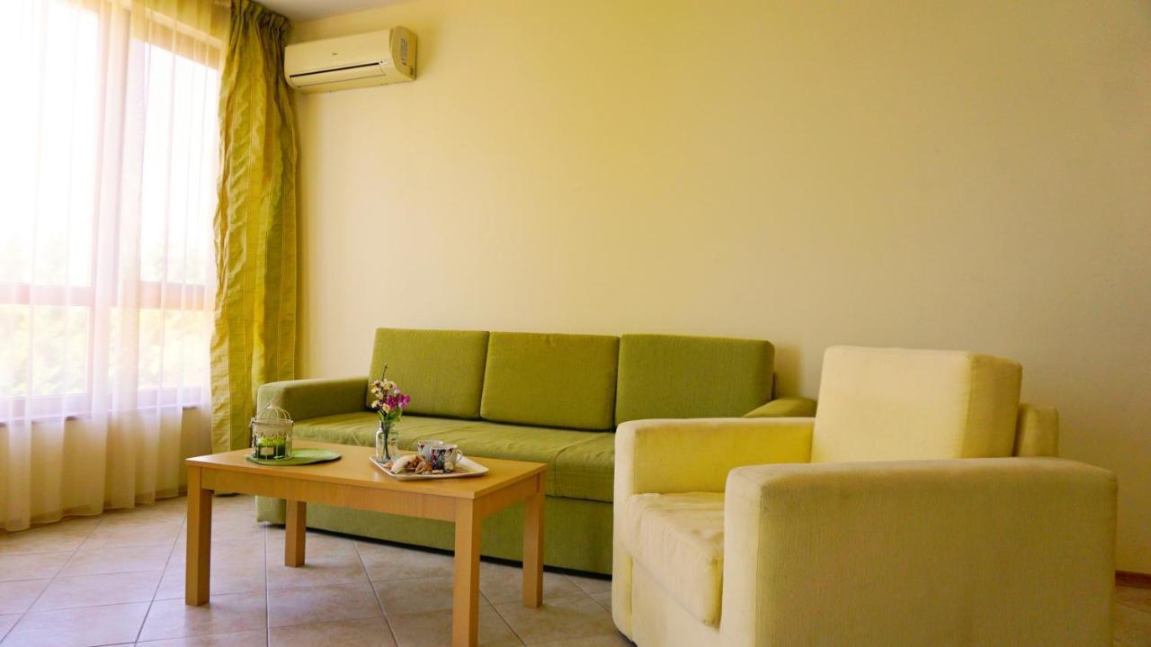 Морски Апартаменти Джулай Морнинг - July Morning Sea View Apartments 카바르나 외부 사진