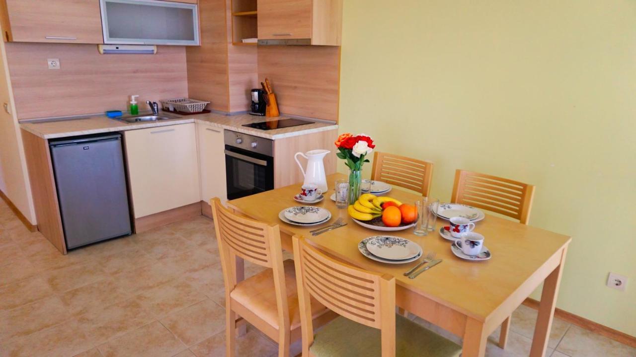 Морски Апартаменти Джулай Морнинг - July Morning Sea View Apartments 카바르나 외부 사진