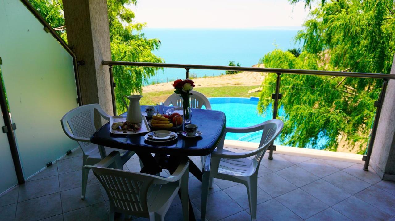 Морски Апартаменти Джулай Морнинг - July Morning Sea View Apartments 카바르나 외부 사진