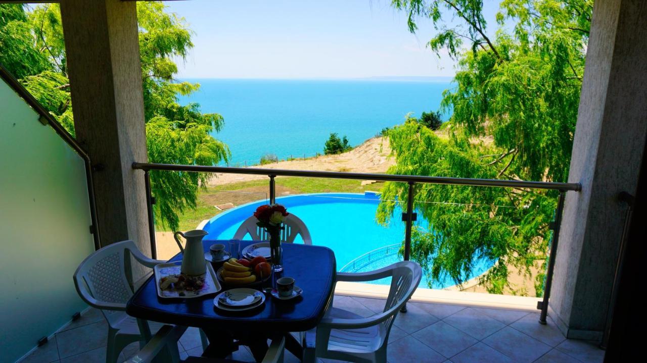 Морски Апартаменти Джулай Морнинг - July Morning Sea View Apartments 카바르나 외부 사진