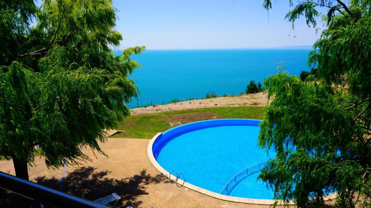Морски Апартаменти Джулай Морнинг - July Morning Sea View Apartments 카바르나 외부 사진